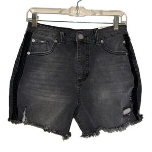 🖤 NWT! INC Embroidered Ribbon Distressed Jean Shorts